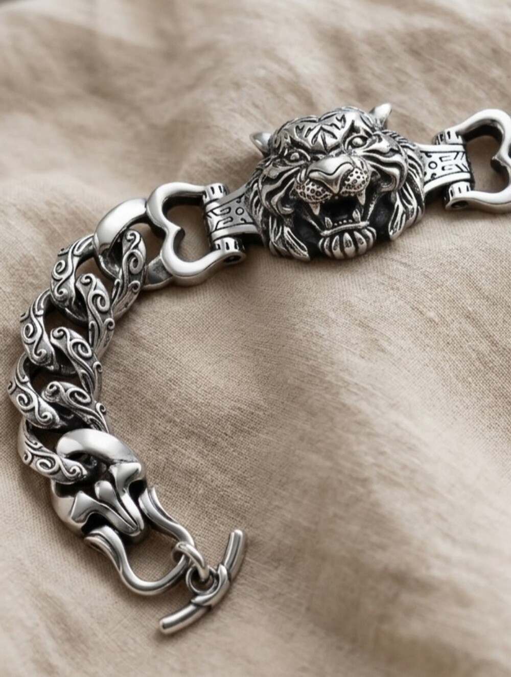 Engraved Tiger Head Silver Tone Link Bracelet 8 Inches - Picture 2 of 5